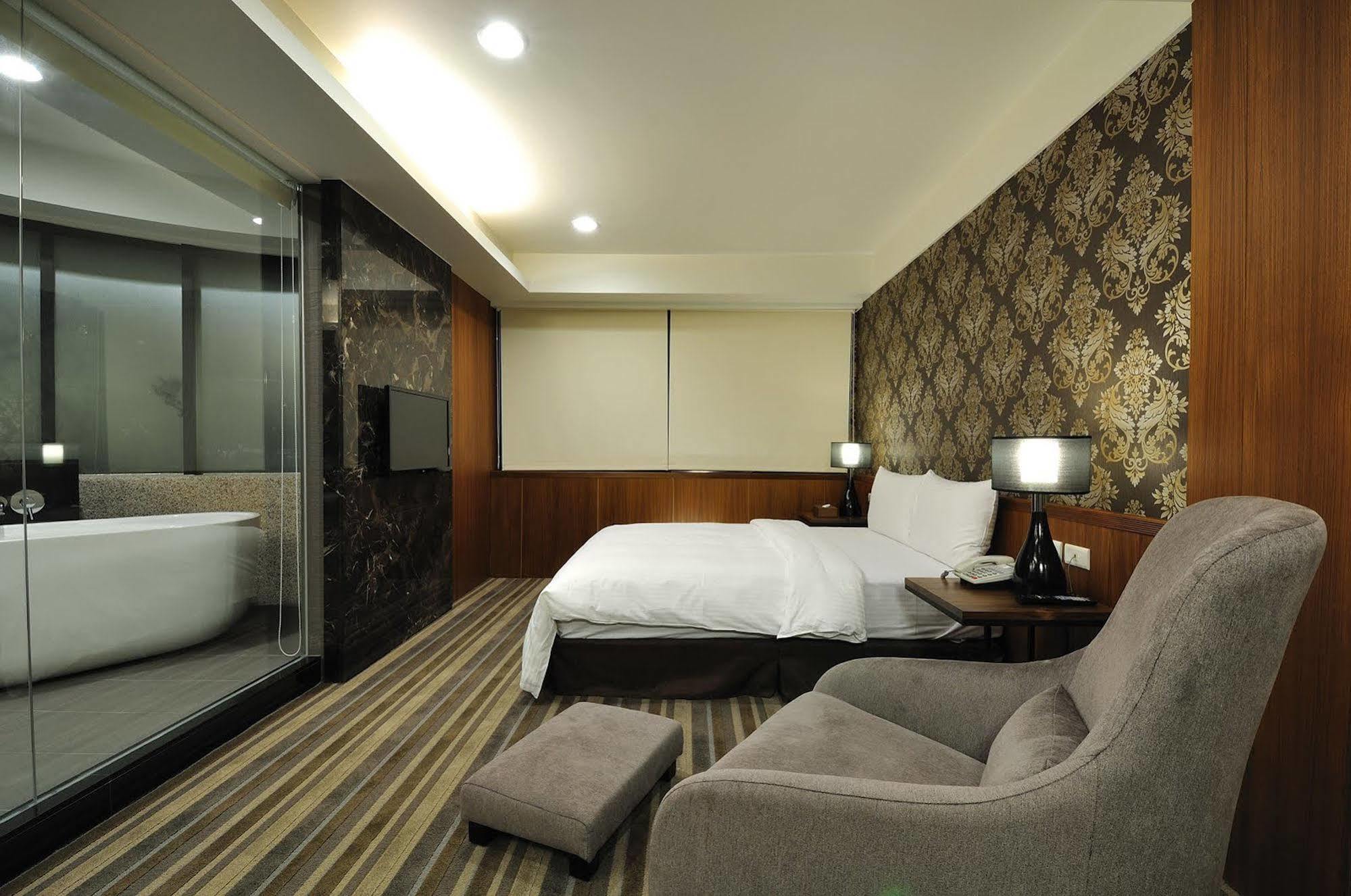 Sun Sweet Hotel Luodong Exterior photo